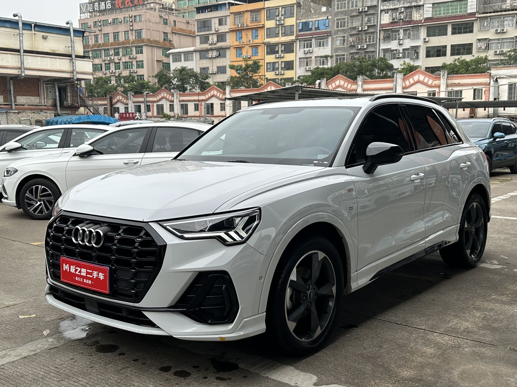 Audi Q3 2022 года 35 TFSI модификация Stylish Sport