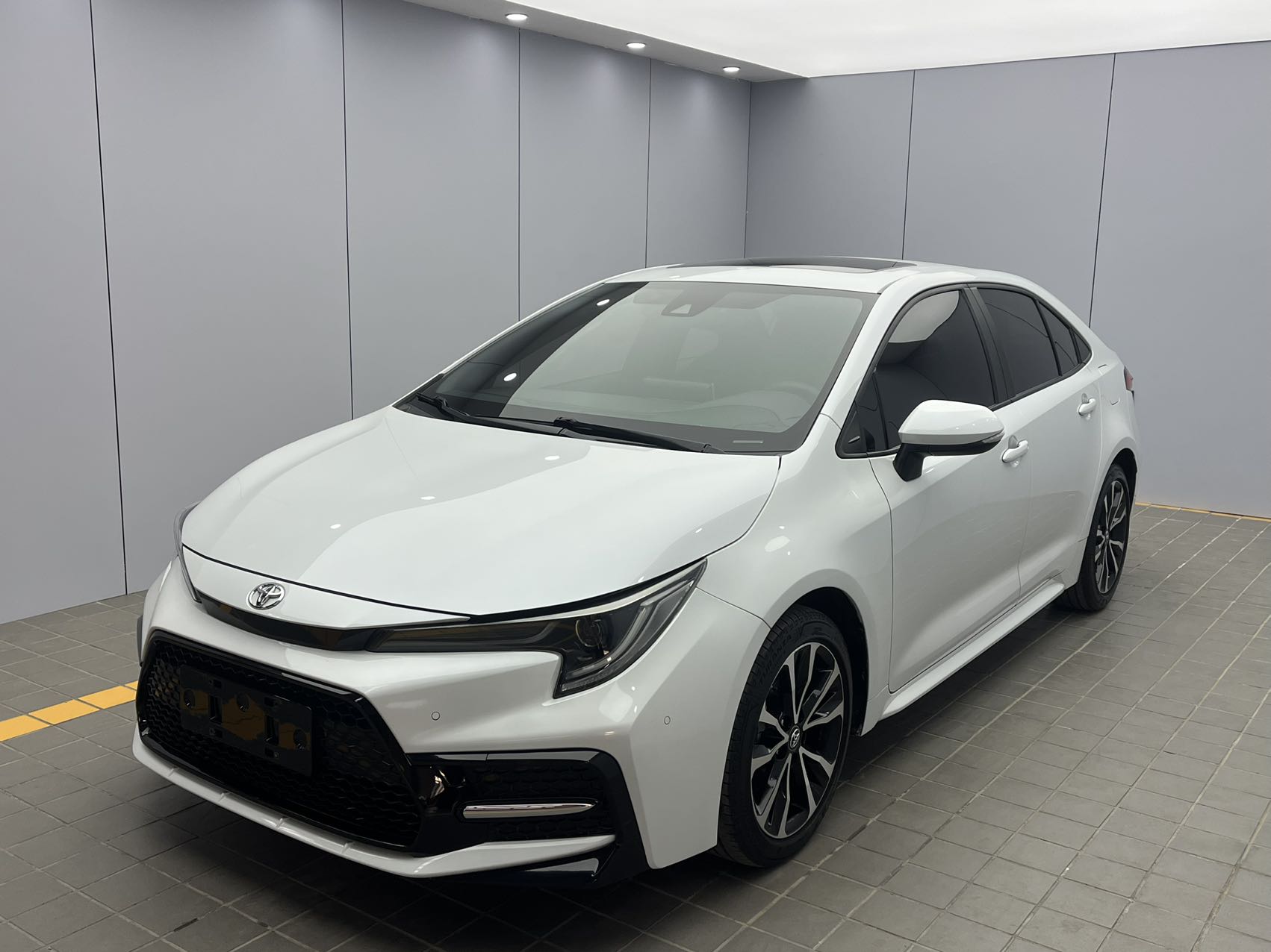 Toyota Levin 2022 г., версия 185T CVT Sport
