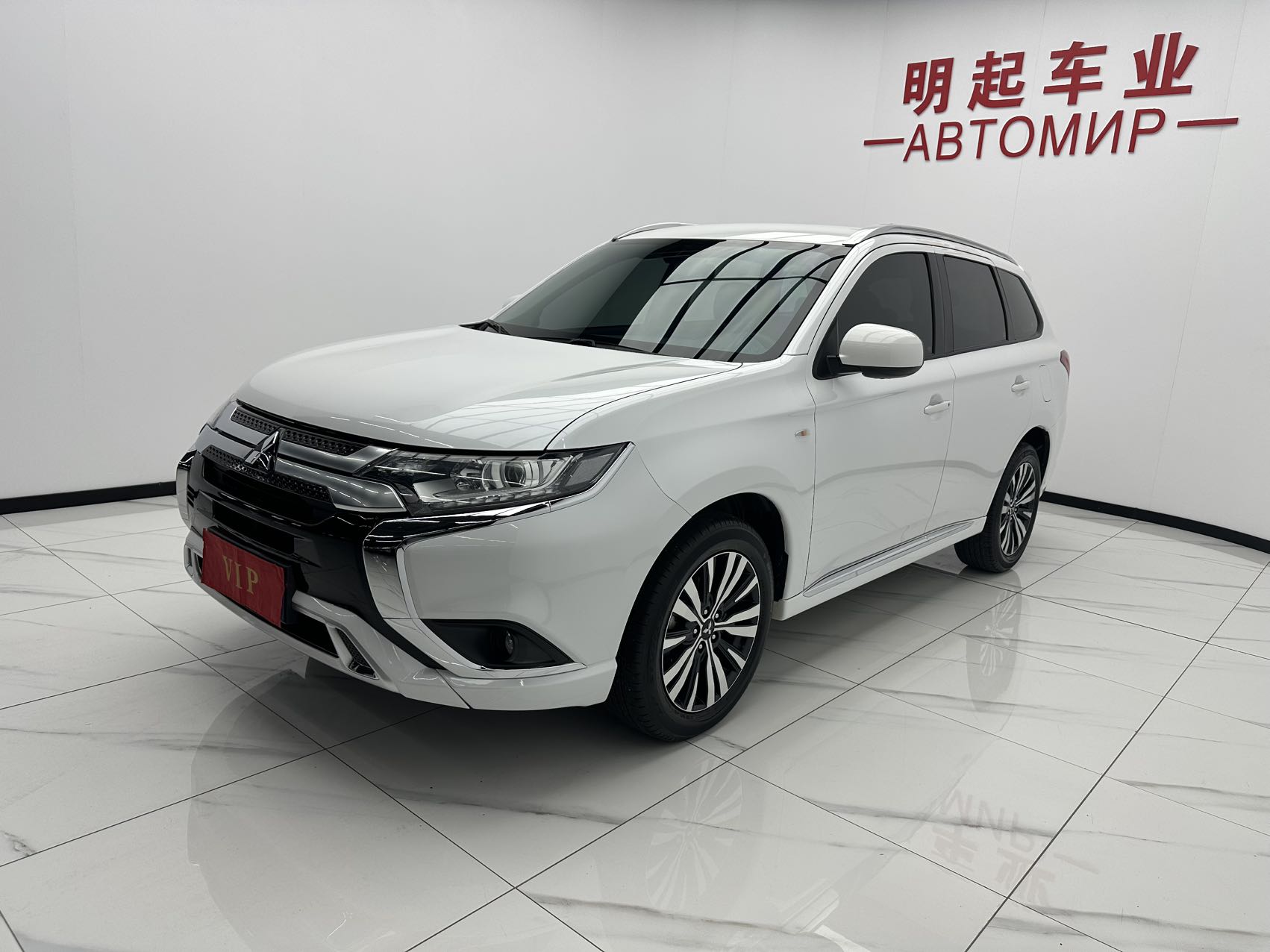 Mitsubishi Outlander 2021, модификация 2.0L передний привод, версия Changxing, 5 мест