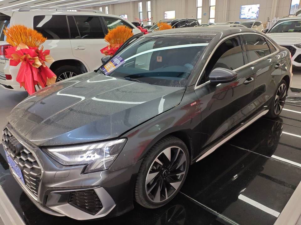 Audi A3 2023 модель A3L Limousine 35 TFSI стильная спортивная версия