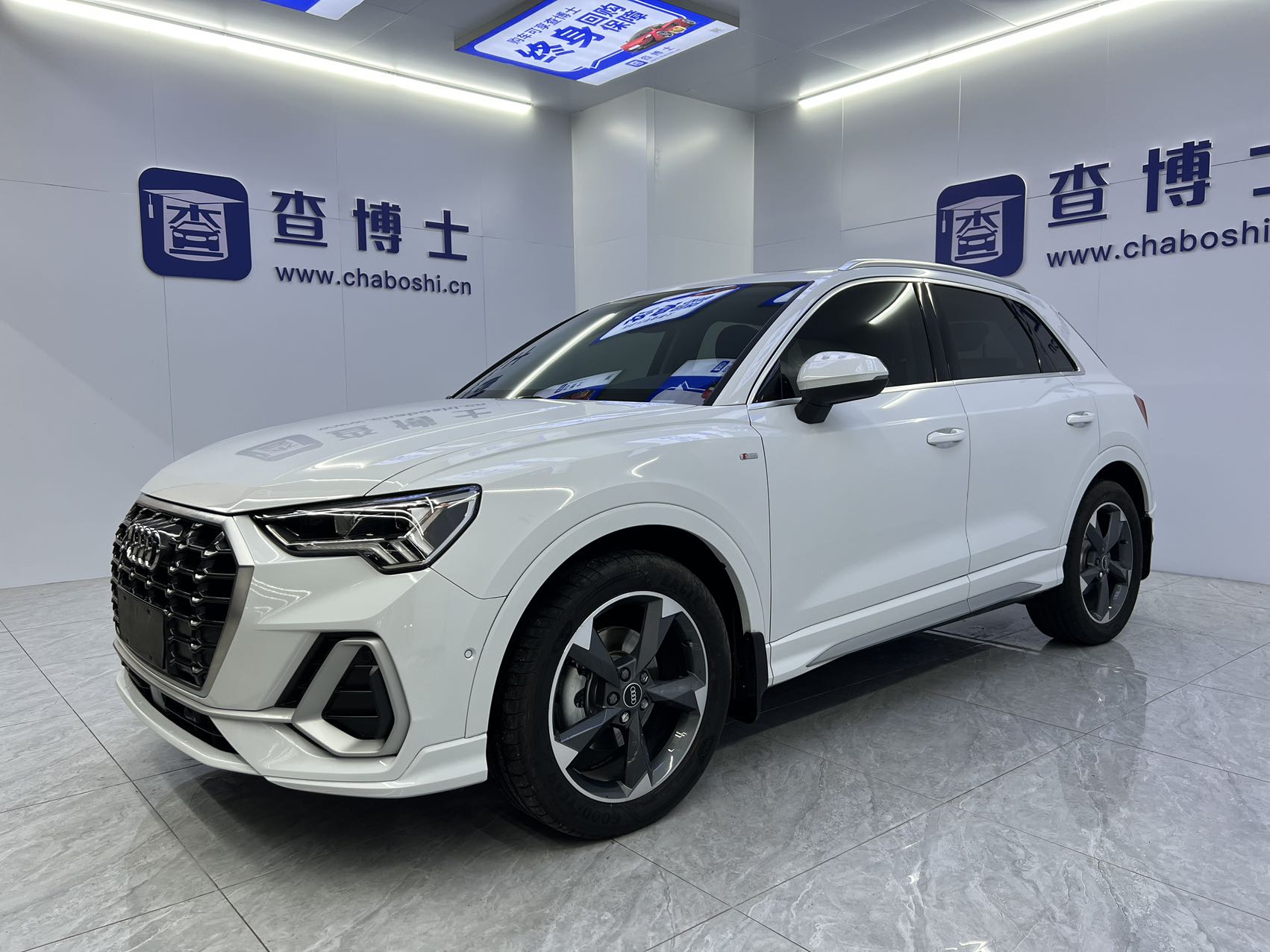 Модная и динамичная модель Audi Q3 35 TFSI 2023 года