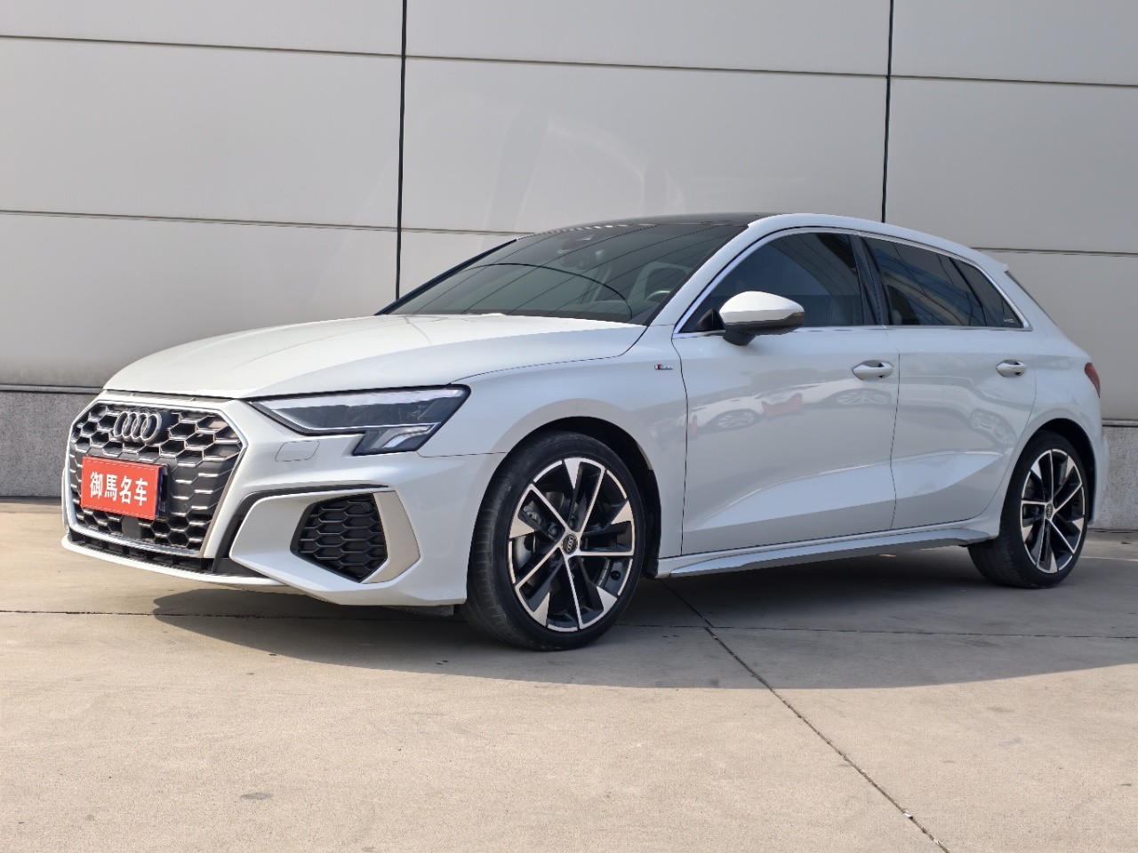 Audi A3 2022 модель Sportback 35 TFSI Стильная спортивная версия