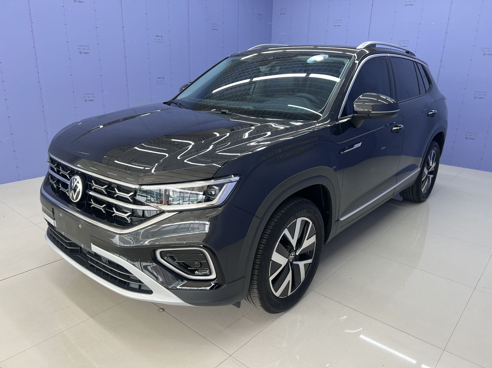 Volkswagen Tayron 2023 модель 280TSI двухколесный привод, версия Luxury Plus Advanced
