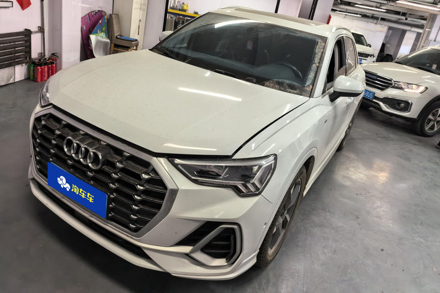 Audi Q3 35 TFSI стильная динамичная модификация 2022 года