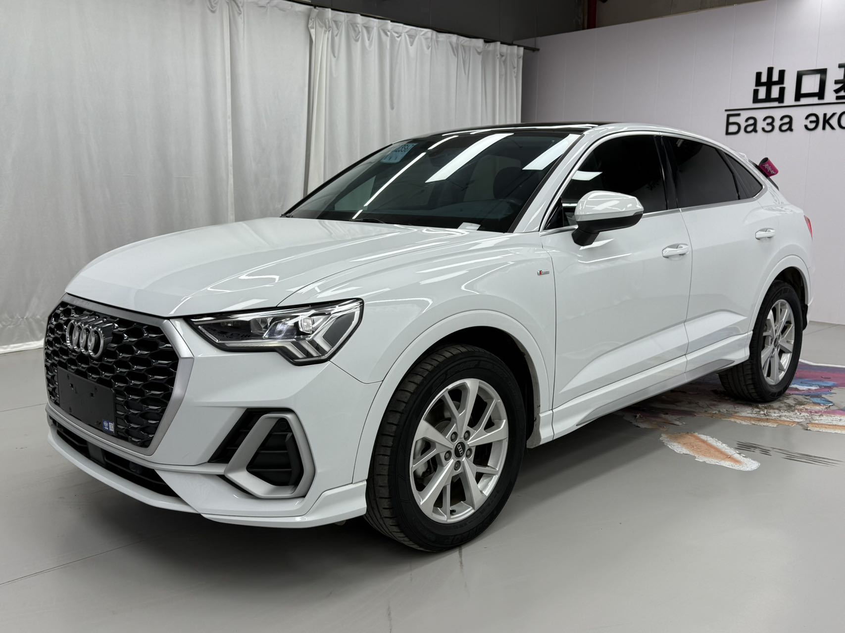 Audi Q3 Sportback 2023 модель 35TFSI Базовая комплектация
