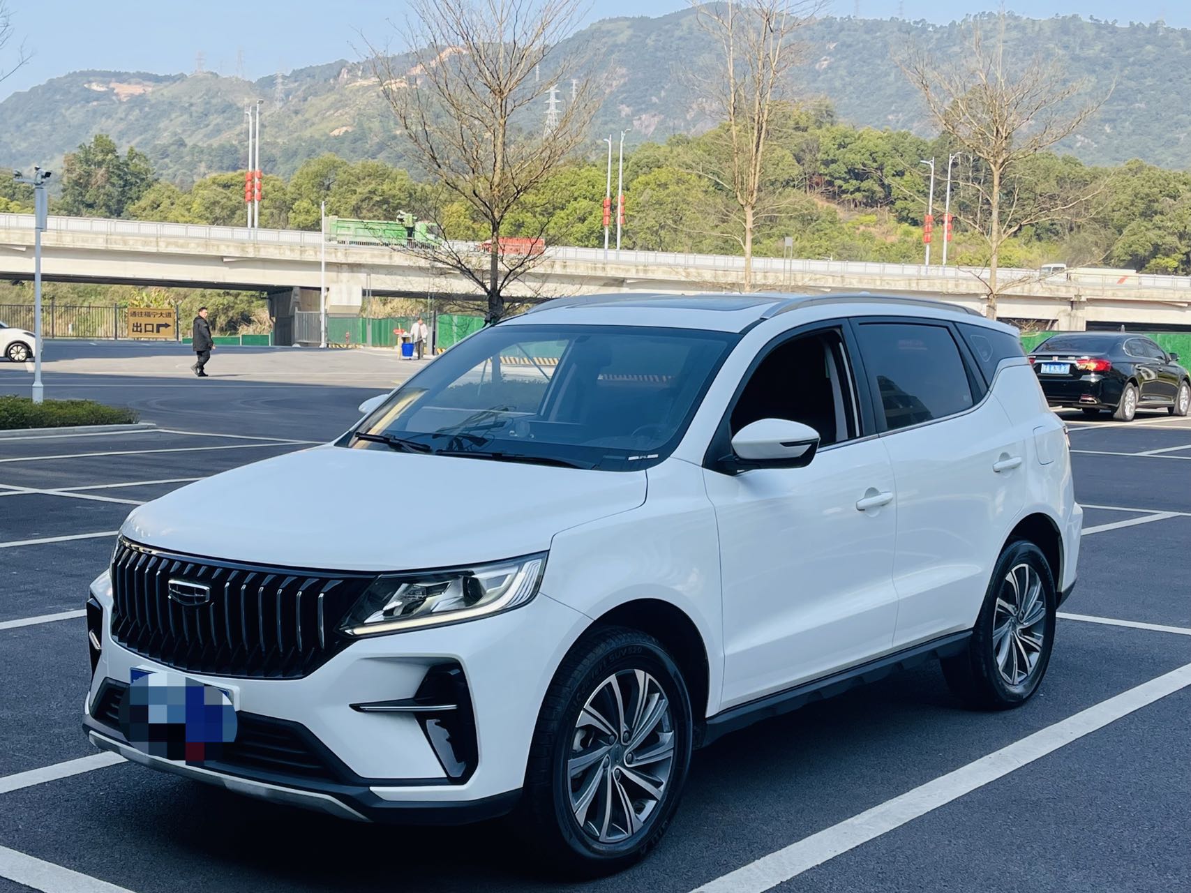 2022 год Geely Yuanjing X6 PRO 1.4T Люксовая версия