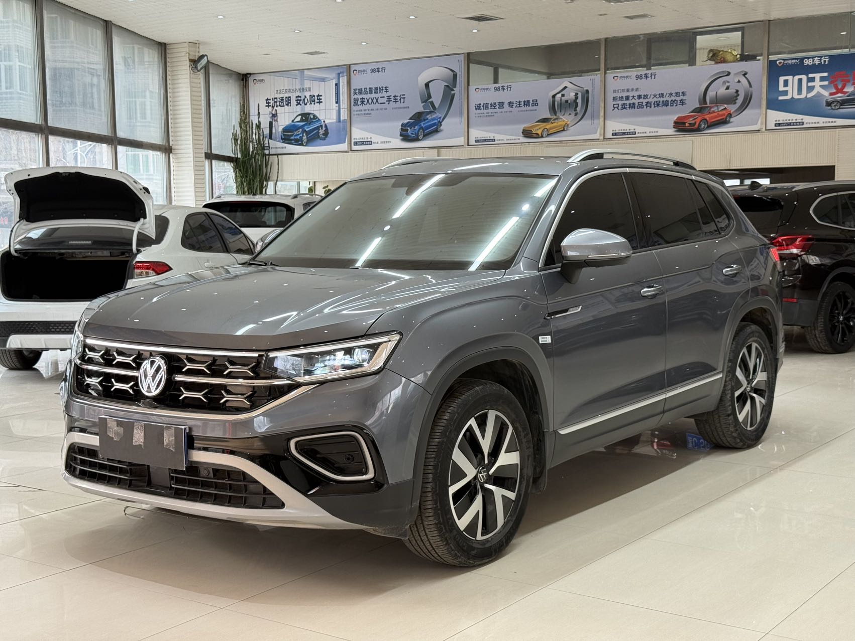 Volkswagen Tayron 2023 280TSI передний привод, версия Luxury Plus Advanced