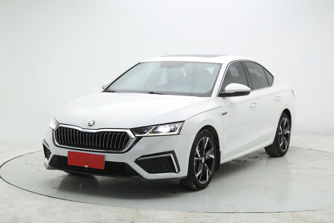 Skoda Octavia PRO TSI 280 2022 года, версия Premium  