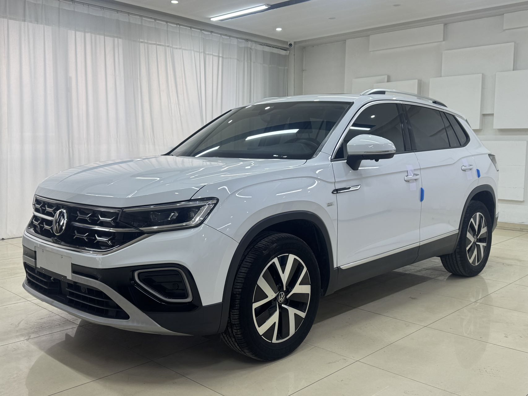 Volkswagen Tayron 2023, 280TSI, передний привод, версия Luxury Plus Advanced  
