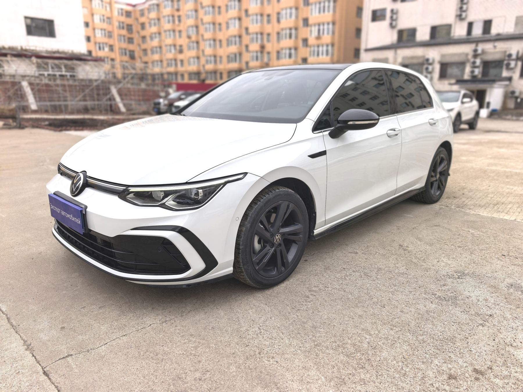 Volkswagen Golf 2023 года 280TSI DSG R-Line Lite