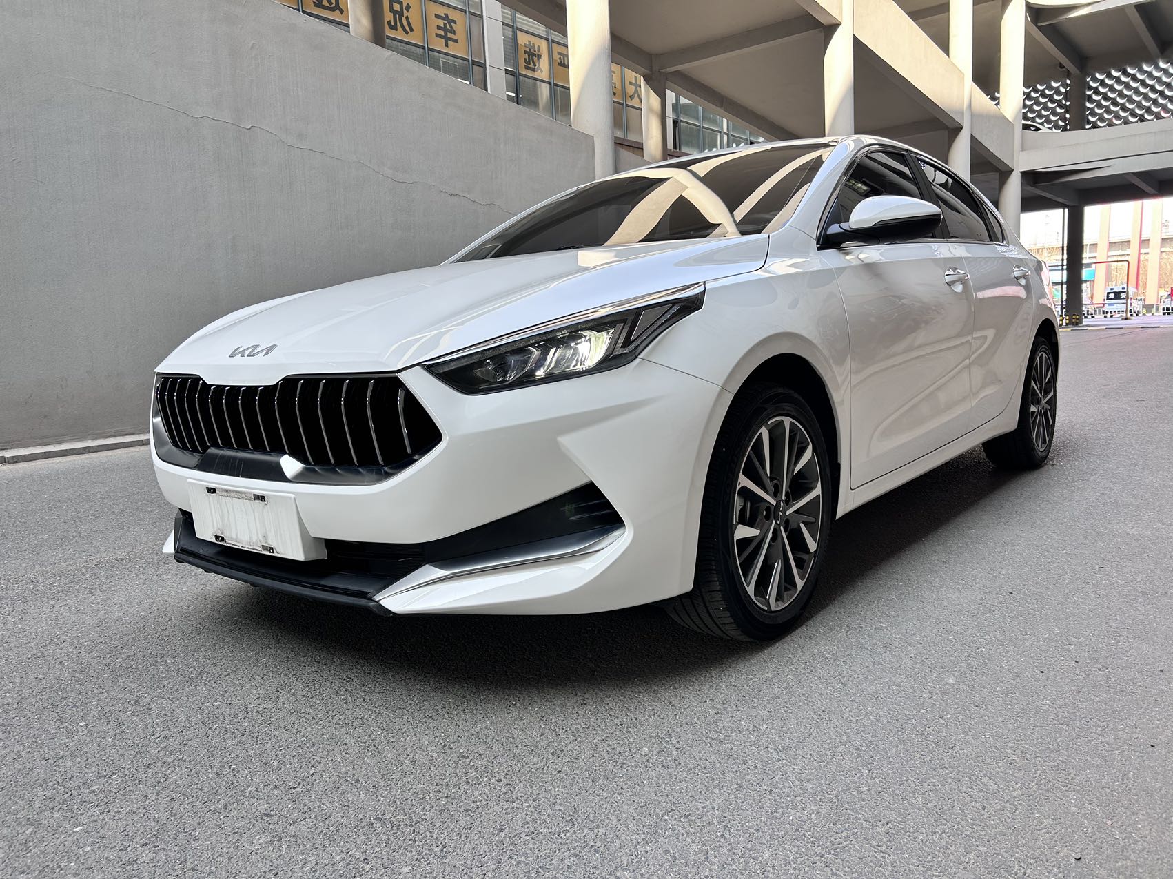 Kia K3 обновленная модная версия