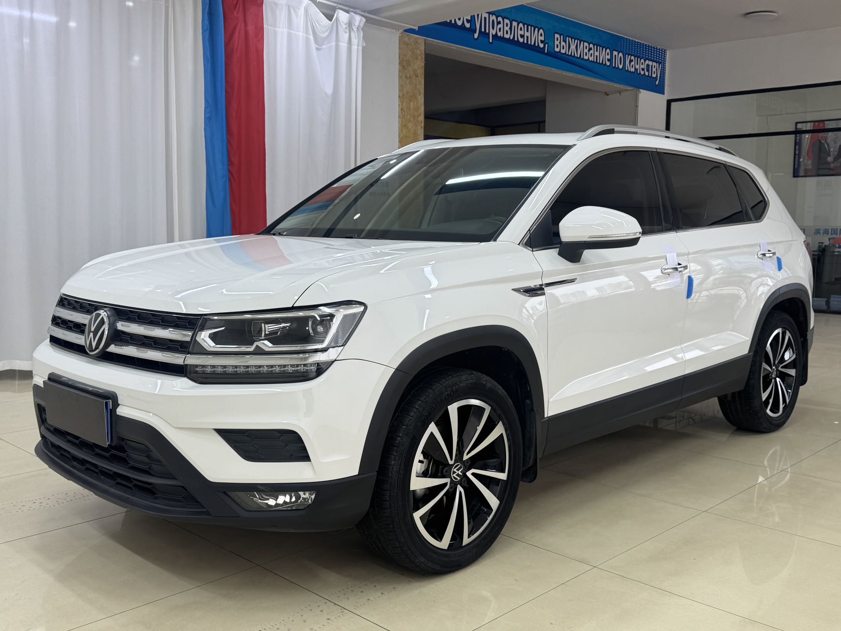 Volkswagen Tharu 2021 года 280TSI версия с передним приводом, люксовая PLUS