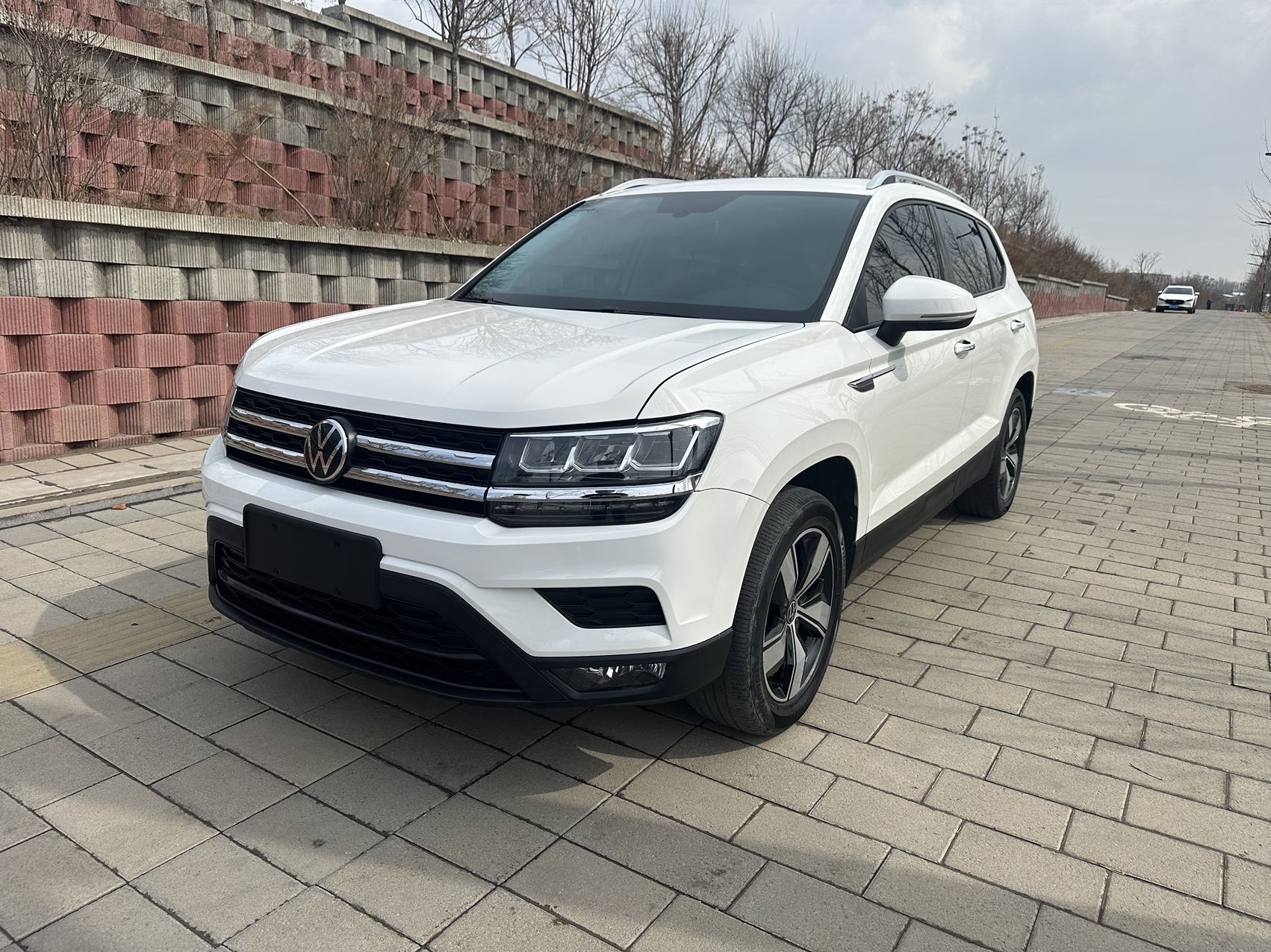 Volkswagen Tharu 2022 280TSI передний привод, люксовая версия