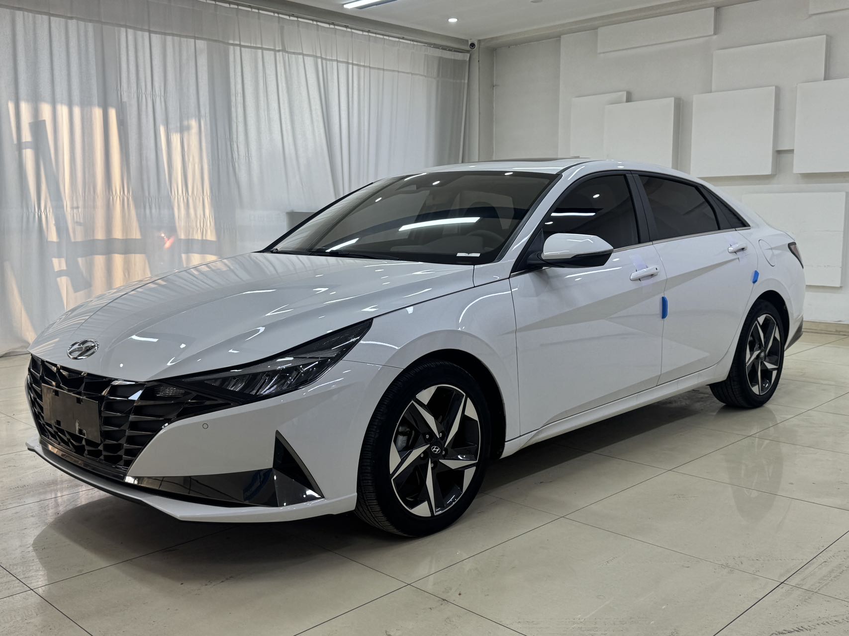 Hyundai Elantra 2022, 1.5 л, CVT, Комплектация LUX «Заслуженная» (Государственный стандарт VI)