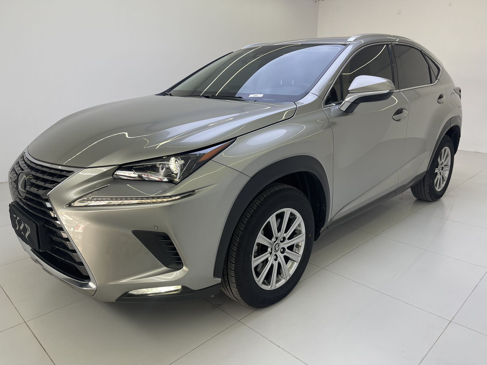 Lexus 2020 года, модель 200, полный привод, версия Fengshang