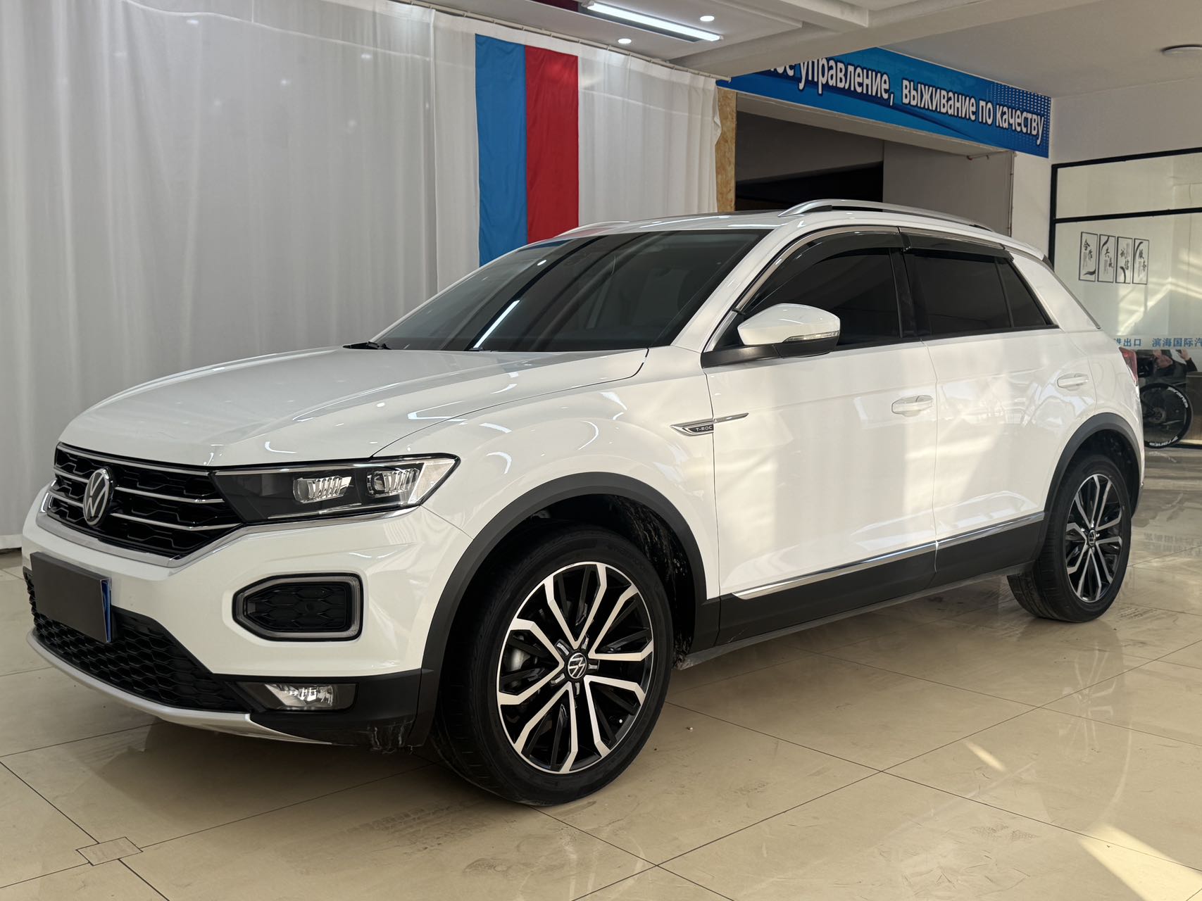 Volkswagen T-ROC Tange 2022 модель 280TSI DSG передний привод Comfort PLUS