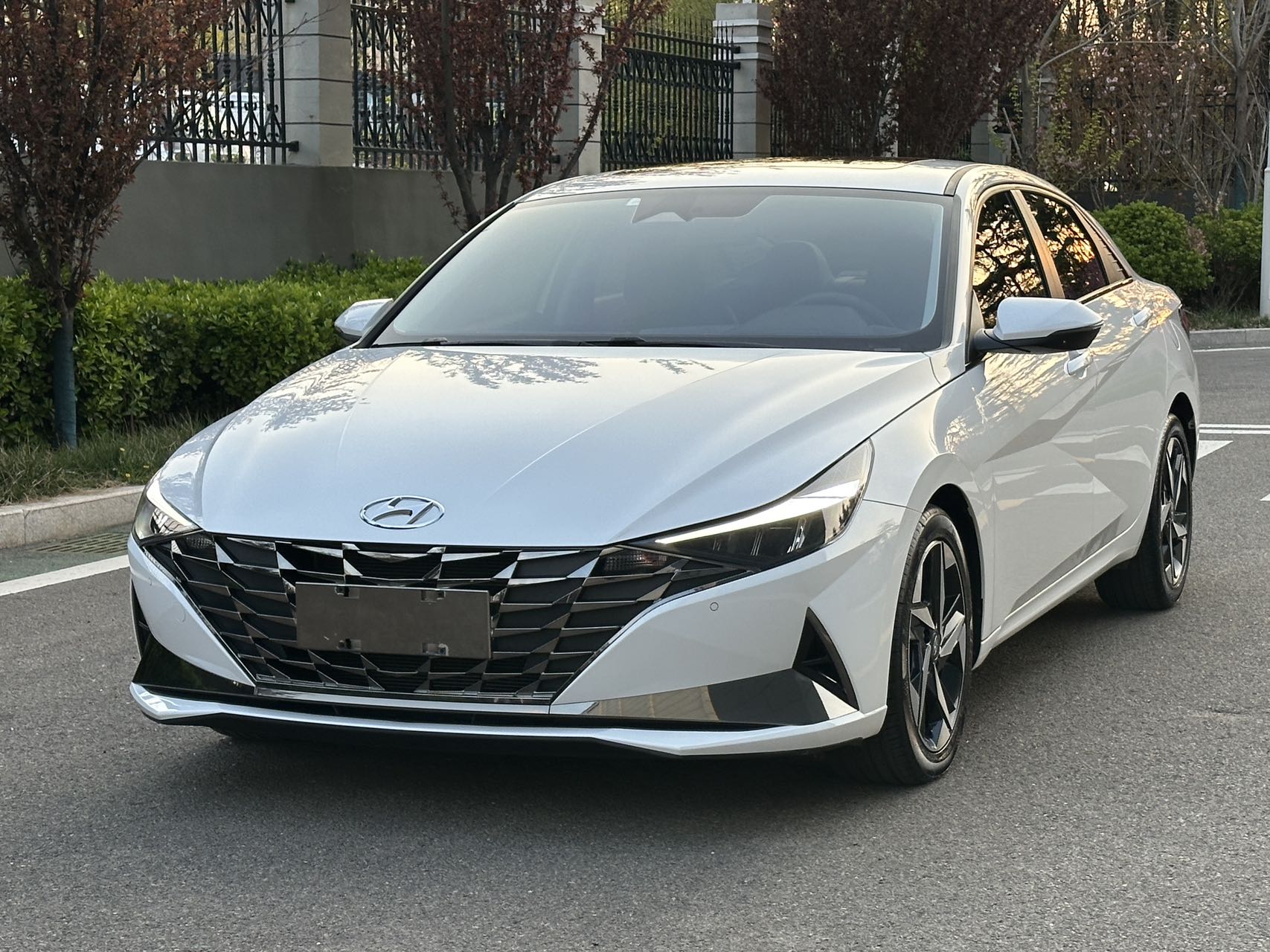 2022 Hyundai Elantra 1.5L, вариатор Premium Edition
