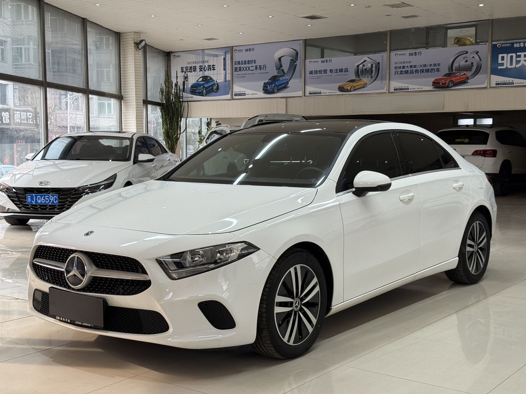 Mercedes-Benz A-класс 2022 A180L