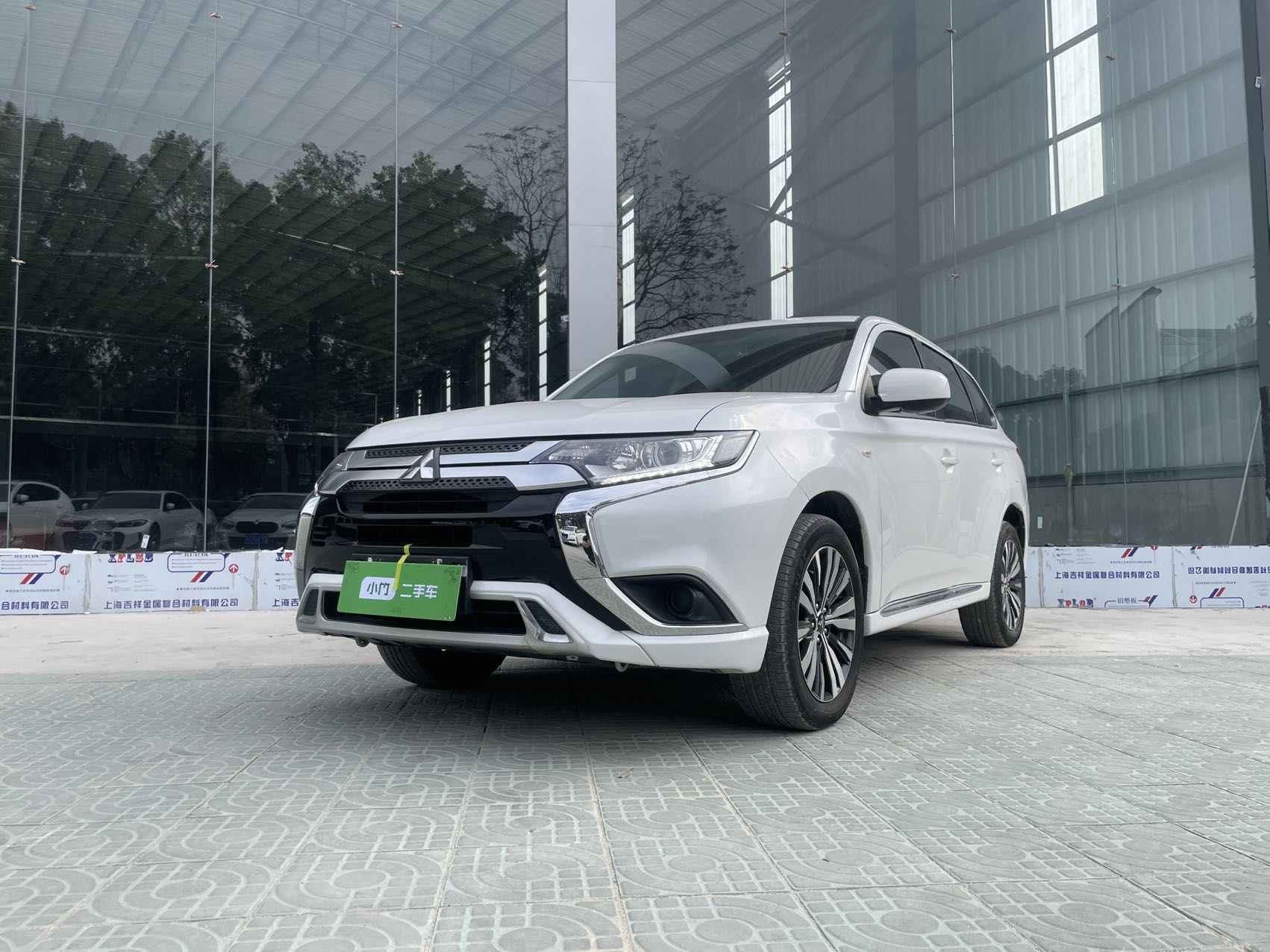 Mitsubishi Outlander 2021 модель обновленная версия 2.0L передний привод комфортная версия 5 мест