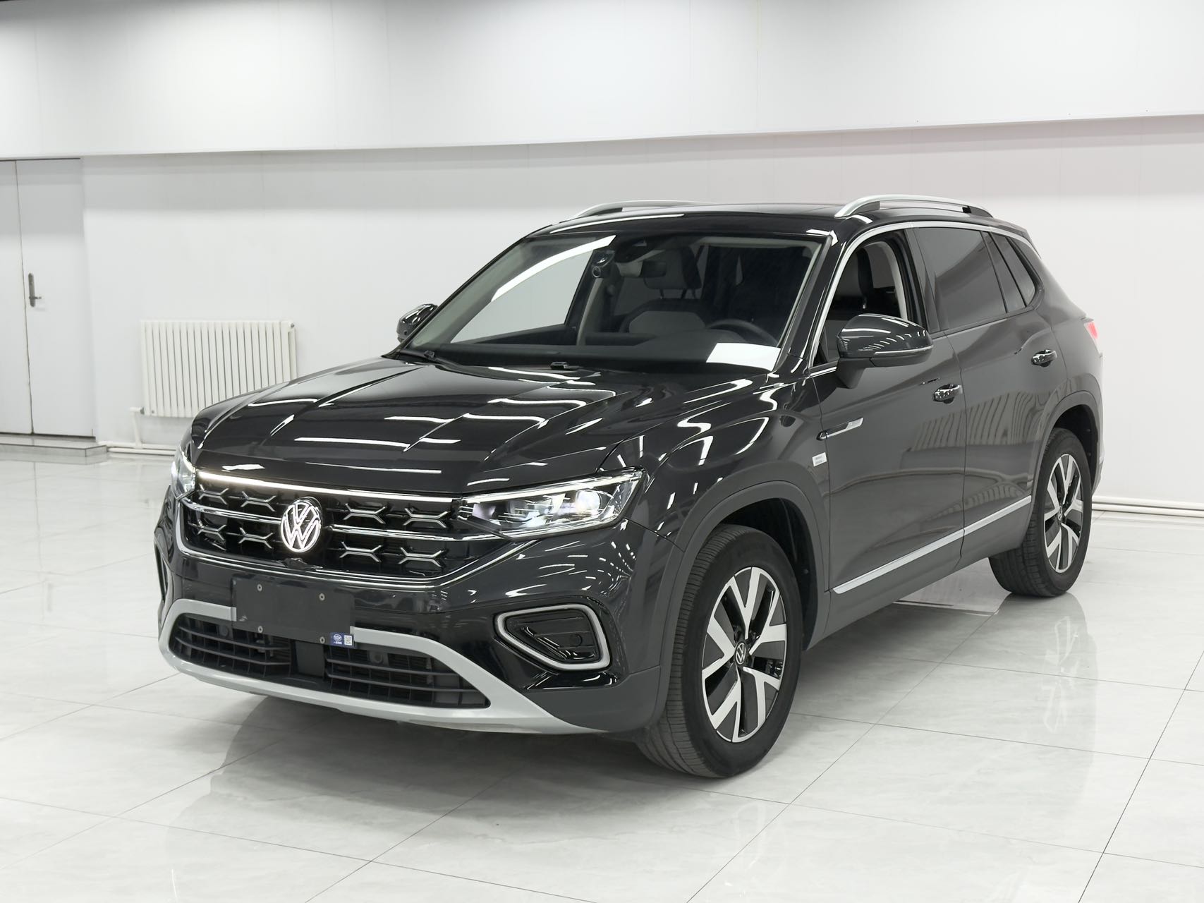 Volkswagen Tayron 2023 года, 280TSI, передний привод, версия Luxury Plus Advanced