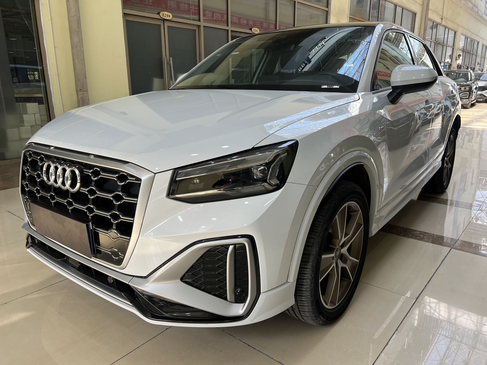 Audi Q2L 2022 модель 35 TFSI стильная и динамичная