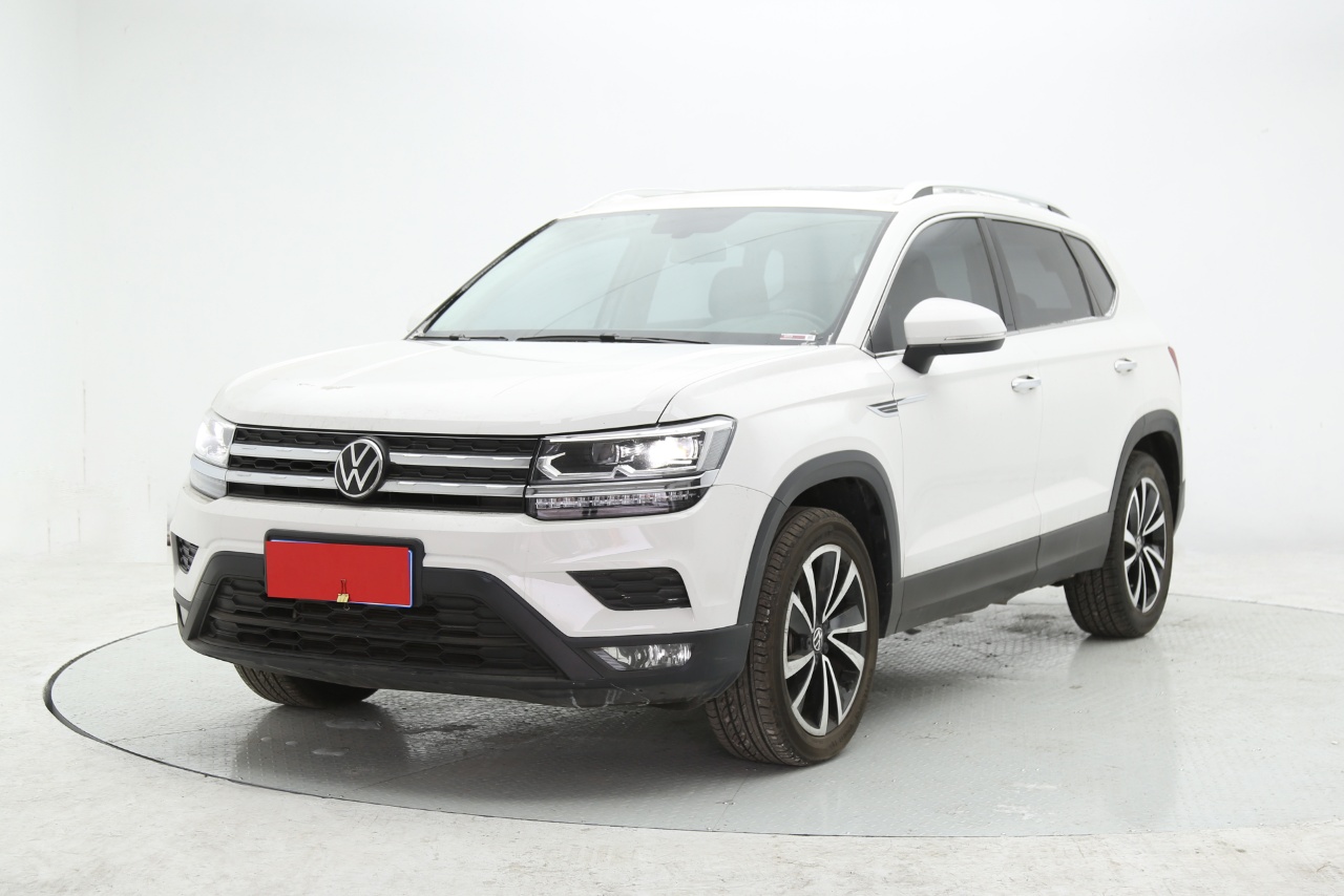 Volkswagen Touareg 2021 280TSI DSG двухколесный роскошный Plus