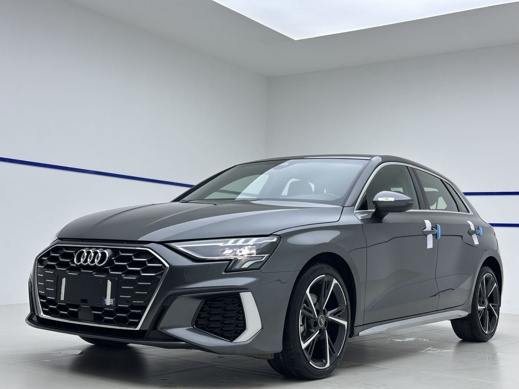Модель 2023 года Обновлённый Sportback 35 TFSI Стильная спортивная версия