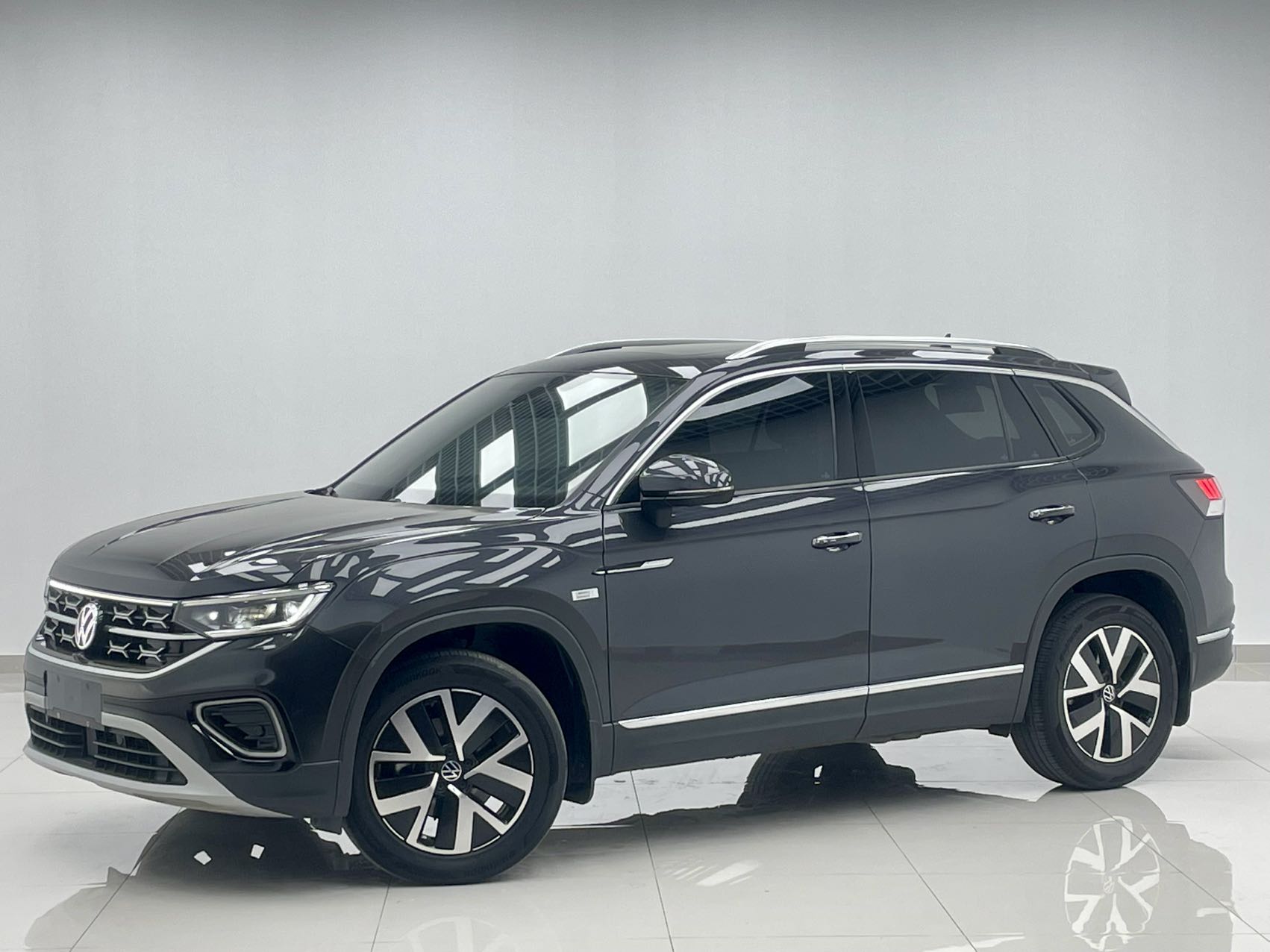 Volkswagen Tayron 2023 280TSI передний привод Люкс Плюс Продвинутая версия