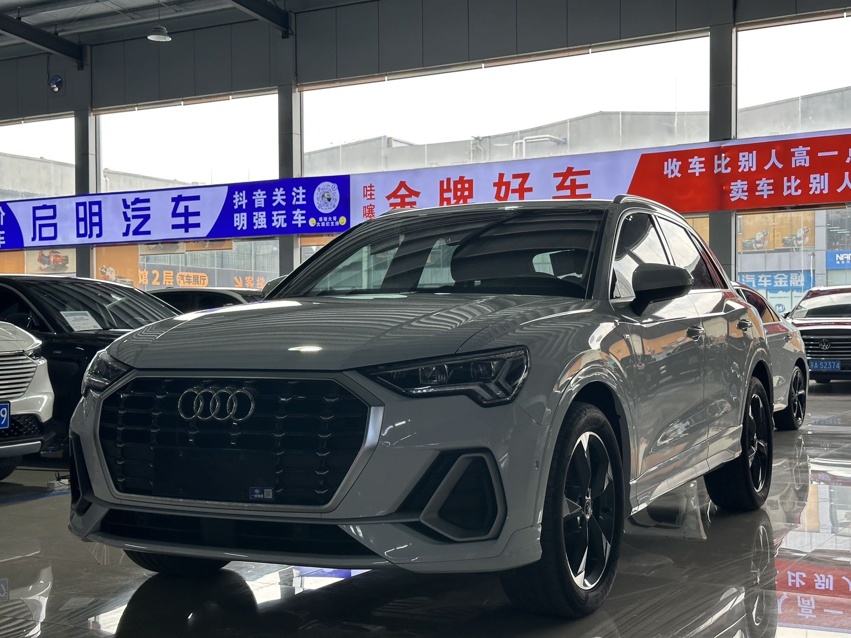 Audi Q3 22 модель 35 стильная динамичная версия