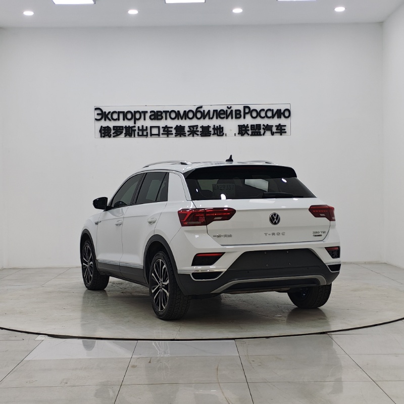 Volkswagen T-ROC 2021 модель 280TSI DSG полноприводная люксовая версия с интеллектуальной связью