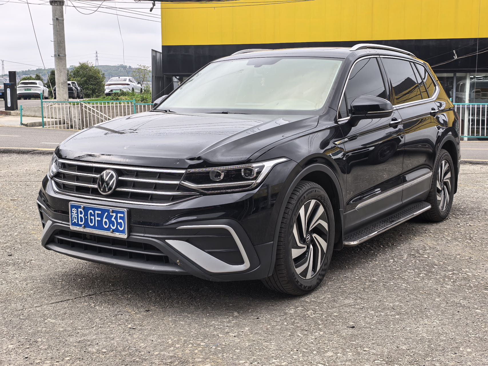 Volkswagen Tiguan L 2023 модель 280TSI автоматическая, передний привод, ограниченная версия Chaochuang