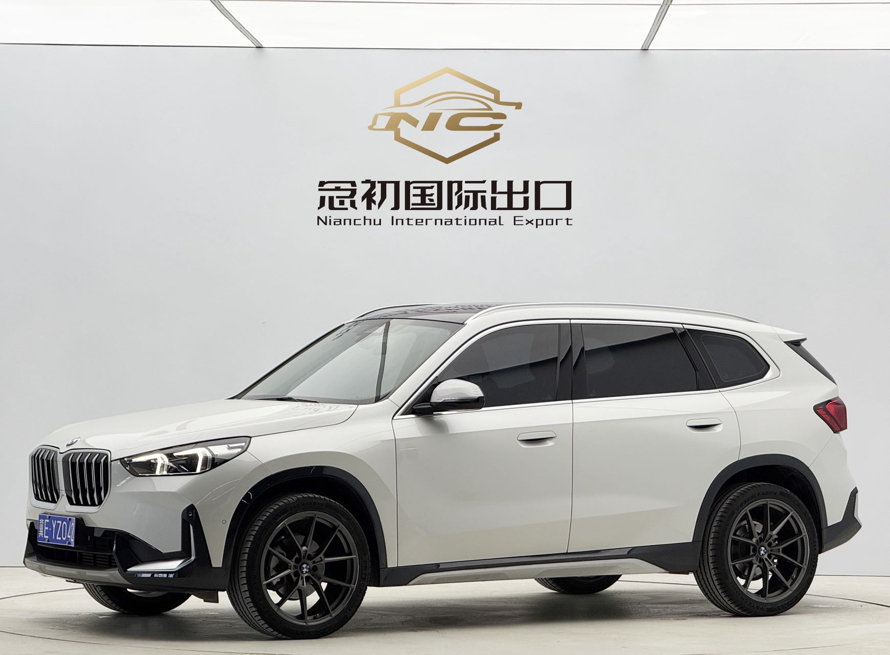 BMW X1 2023 1.5T Дизайнерский пакет