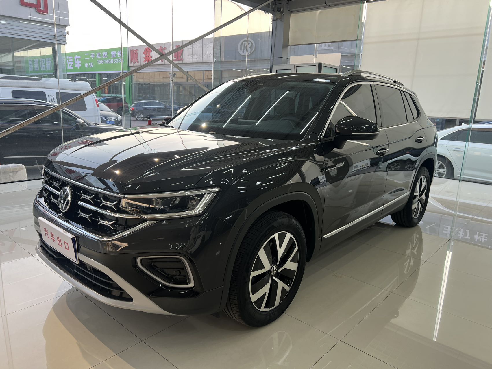 Volkswagen Tayron 2023 модель 280TSI двухколесный привод, версия Luxury Plus Advanced