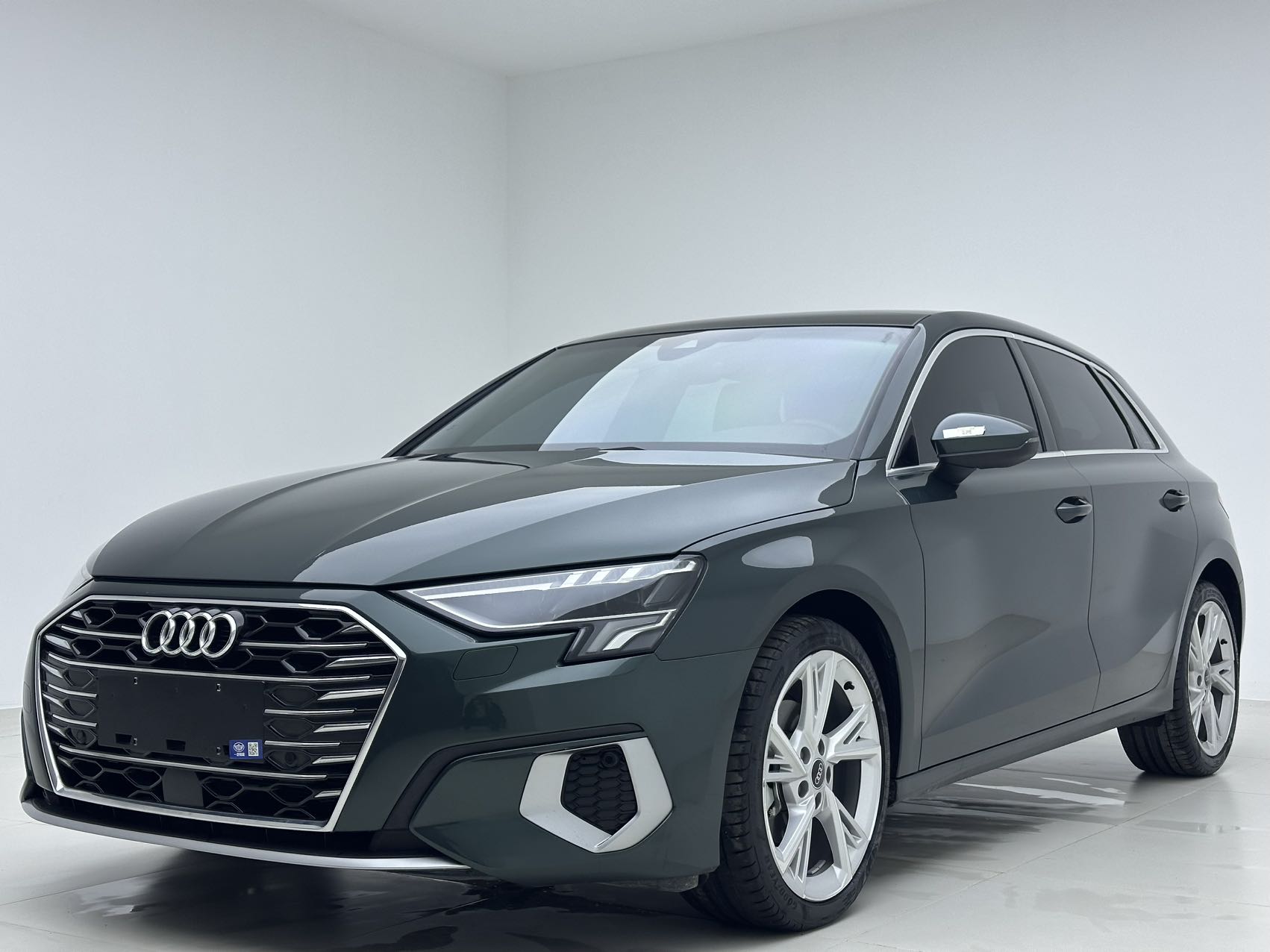 2023 модельный год Audi A3 Sportback 35 TFSI Стиль и Элегантность