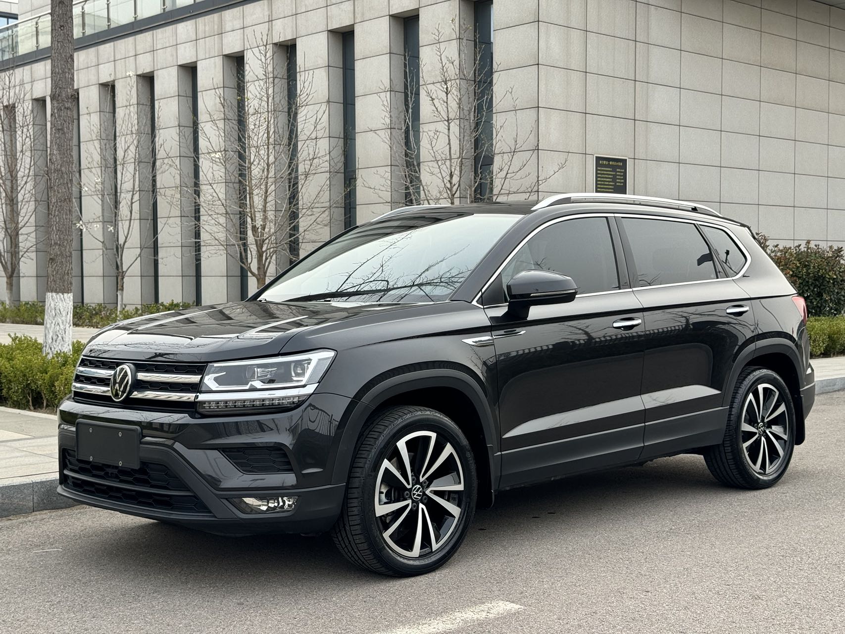 Volkswagen Tharu 280TSI 2022 года, полноприводная люксовая версия