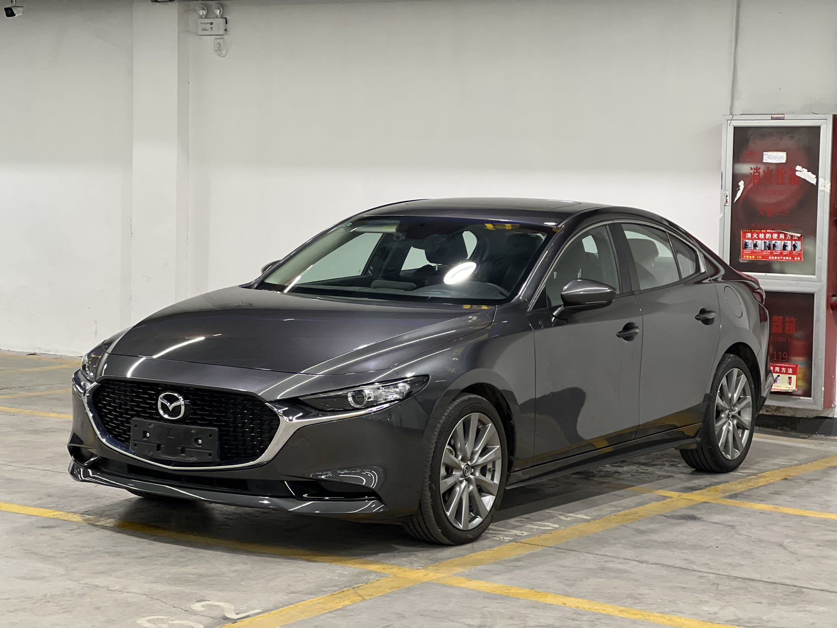 Mazda 3 Axela 2021 года выпуска, версия 2.0L автомат, стиль Elegance