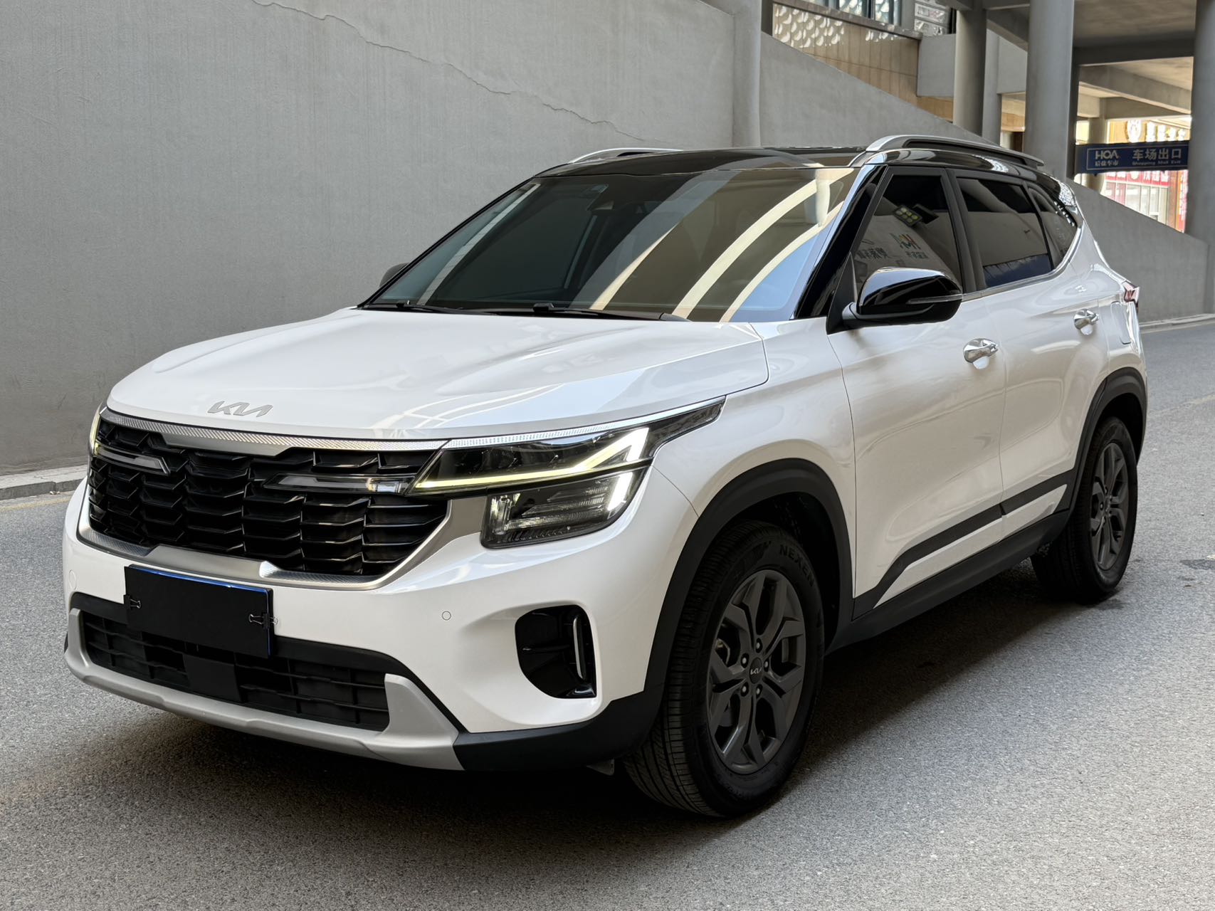 Kia Ceed 2023 года, роскошная версия IVT