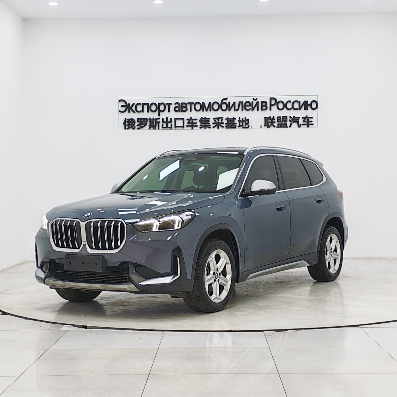 BMW X1 2023 года, версия sDrive20Li, комплект дизайна X