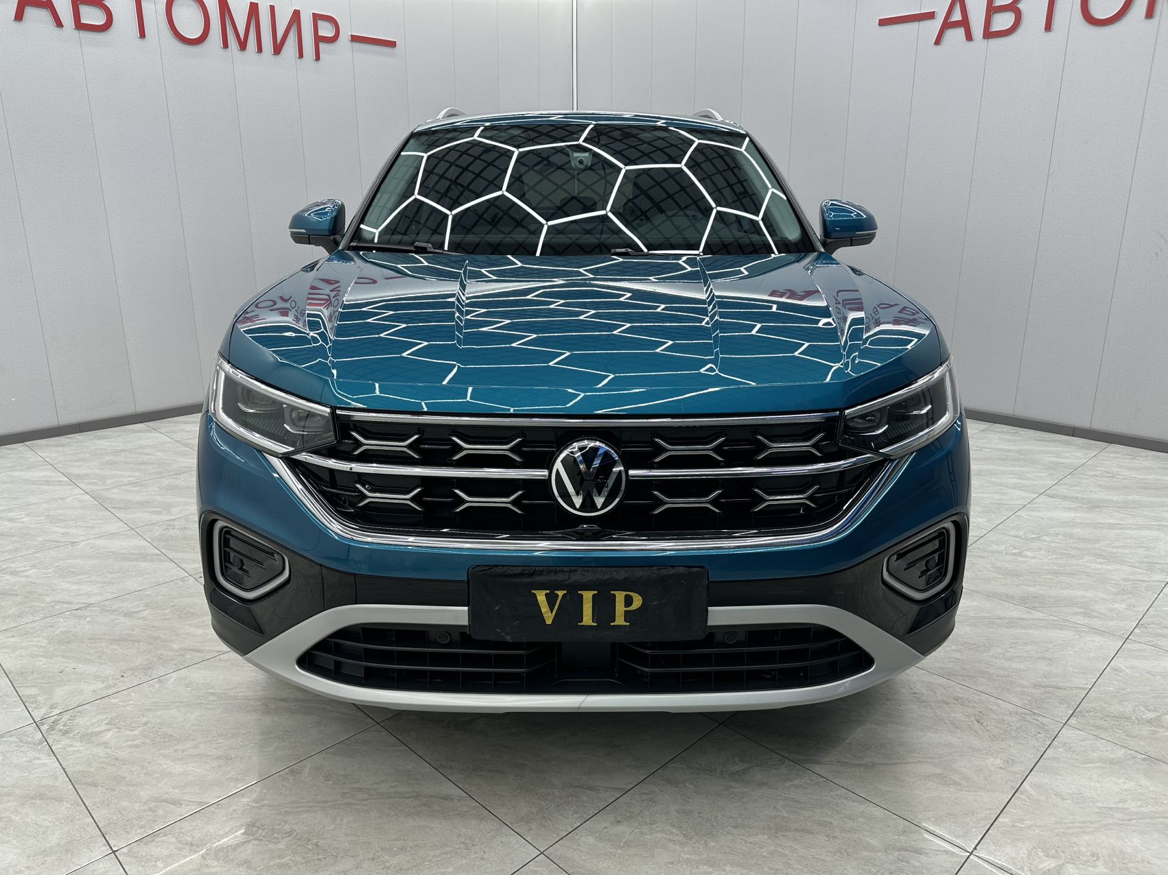 Volkswagen Tayron 2023 года, 280TSI, передний привод, версия Luxury Plus Advanced