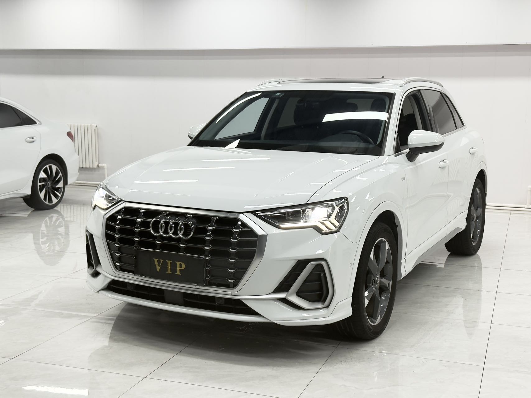 Audi Q3 2022 35 TFSI Модный и динамичный