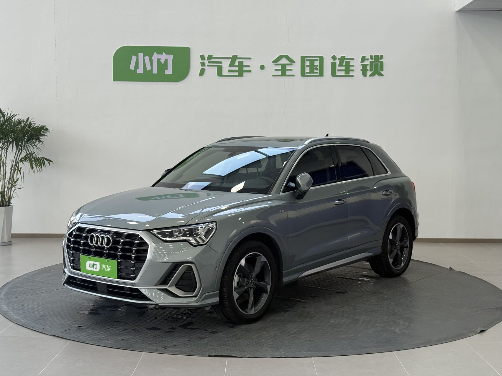 Audi Q3 2022 модель 35 TFSI стильная динамичная версия, стандарт страны VI