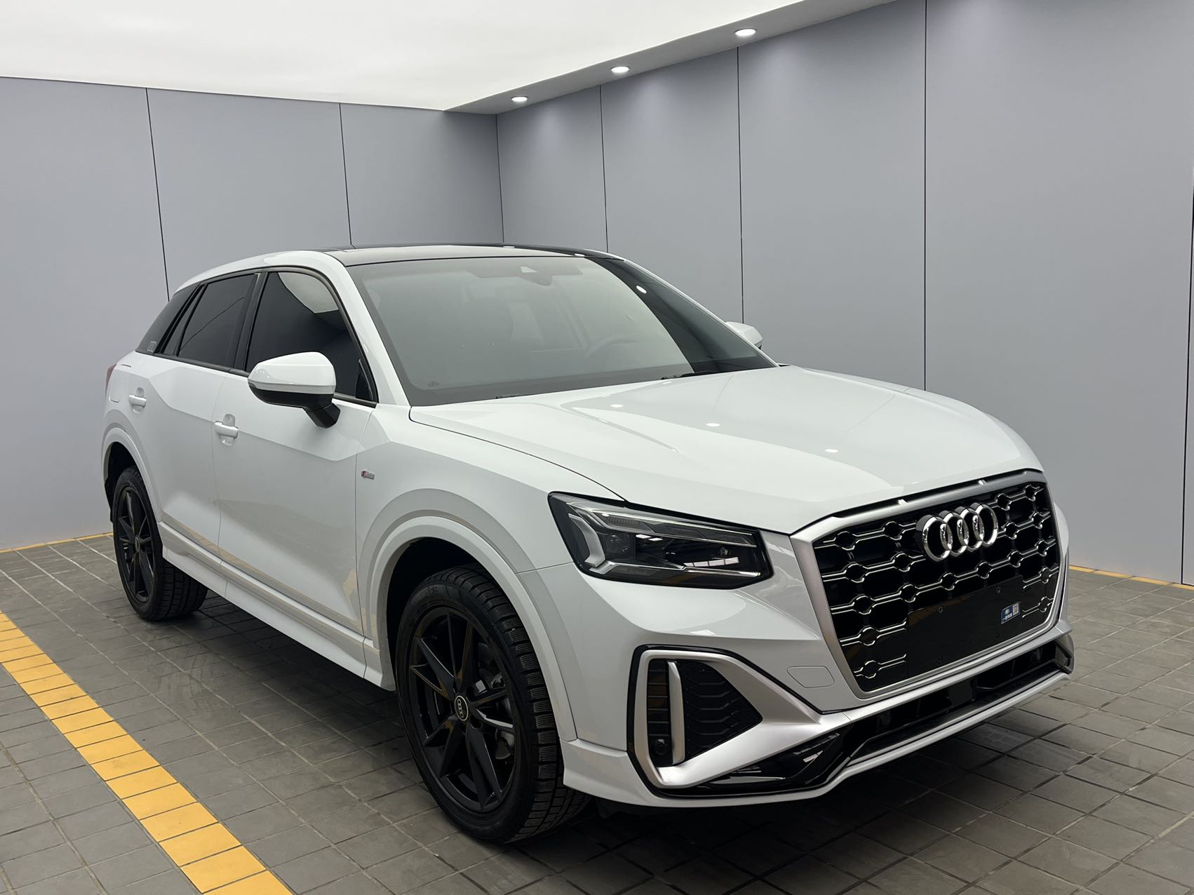 Audi Q2L 2022 года, 35 TFSI, базовая динамическая комплектация