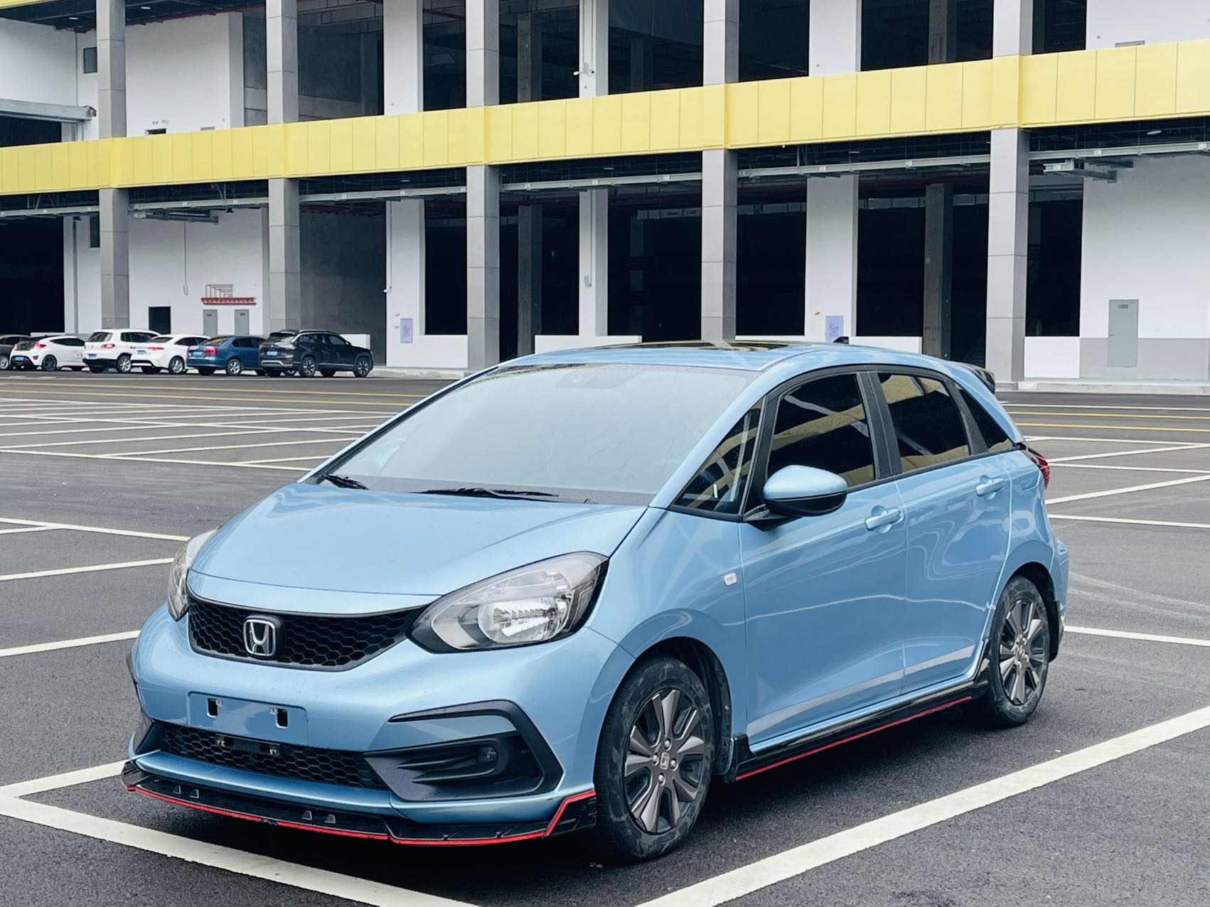 Honda Fit 2022 1.5L CVT версия с люком Trend