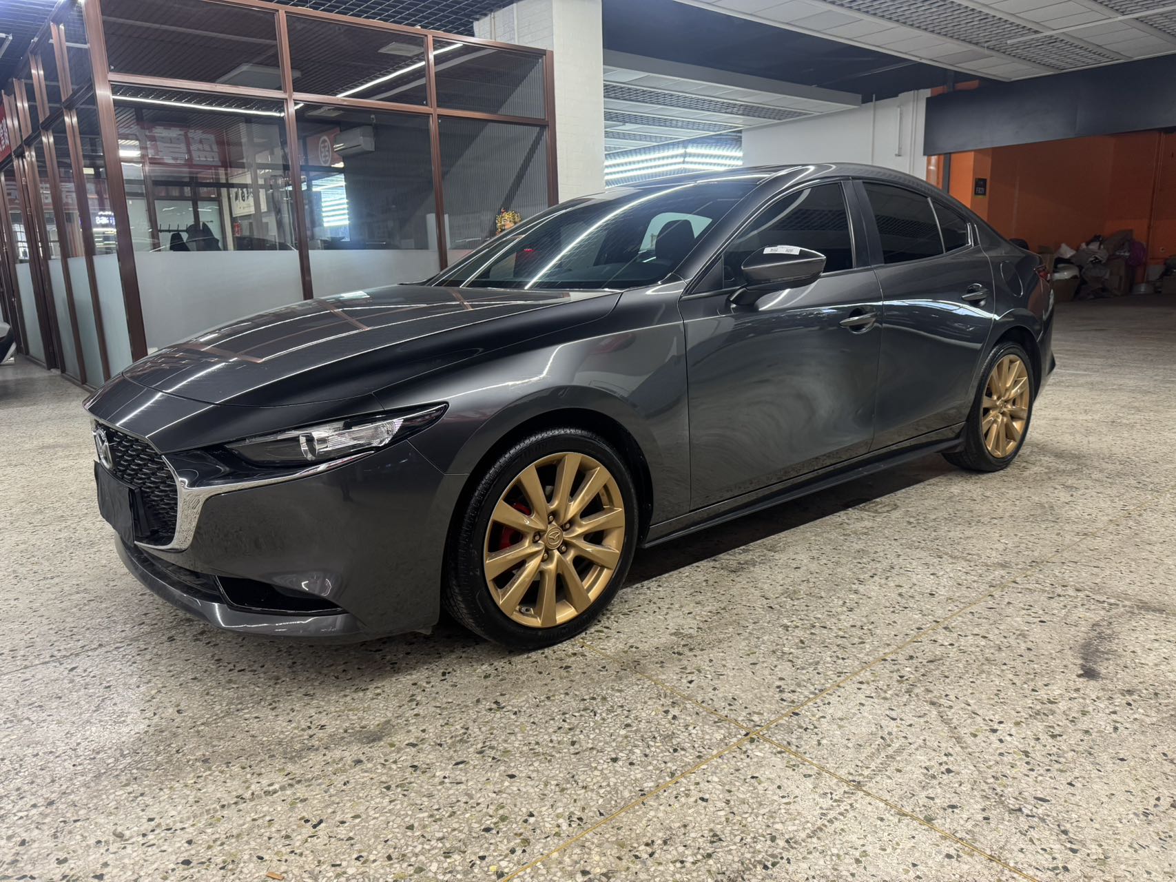 Mazda 3 Anxera 2.0L автоматическое качество ослепительная версия