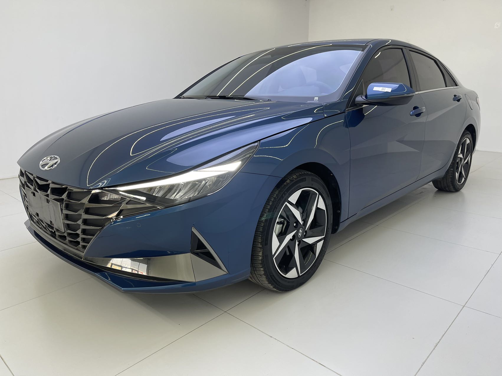 Hyundai Elantra 2022 года, 1.5L, CVT, версия LUX Premium