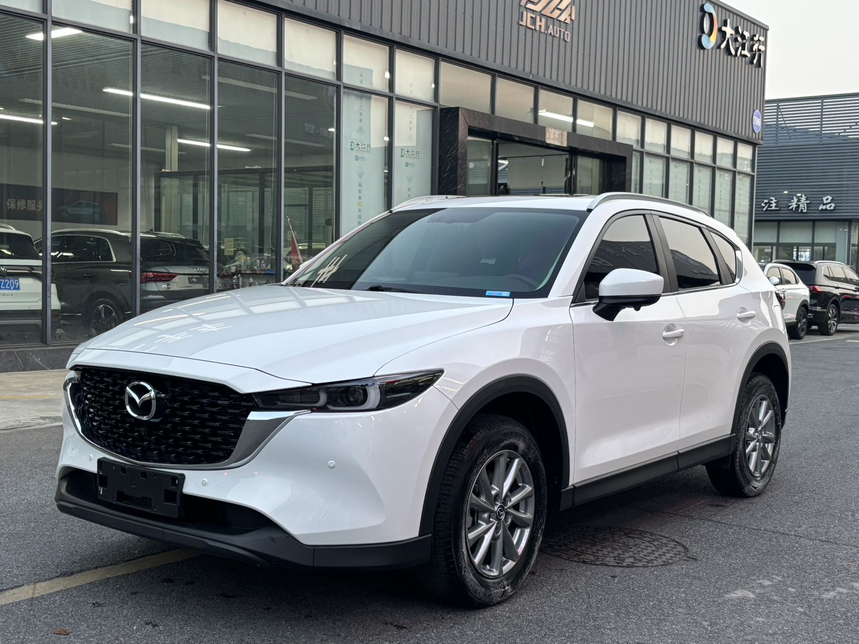 Mazda CX-5 2022 года, 2.0L, автоматическая двухколёсная передача, версия Zhi Shang с улучшенной комплектацией Zhi Ya