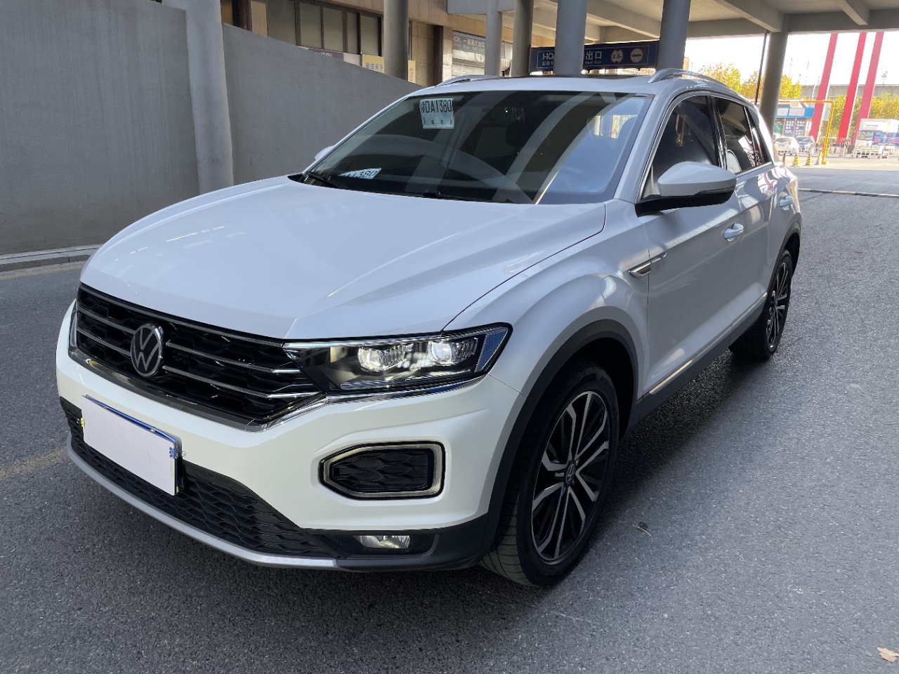 Volkswagen T-ROC 2021 TSI 280 DSG передний привод, Comfort & Smart Edition  
