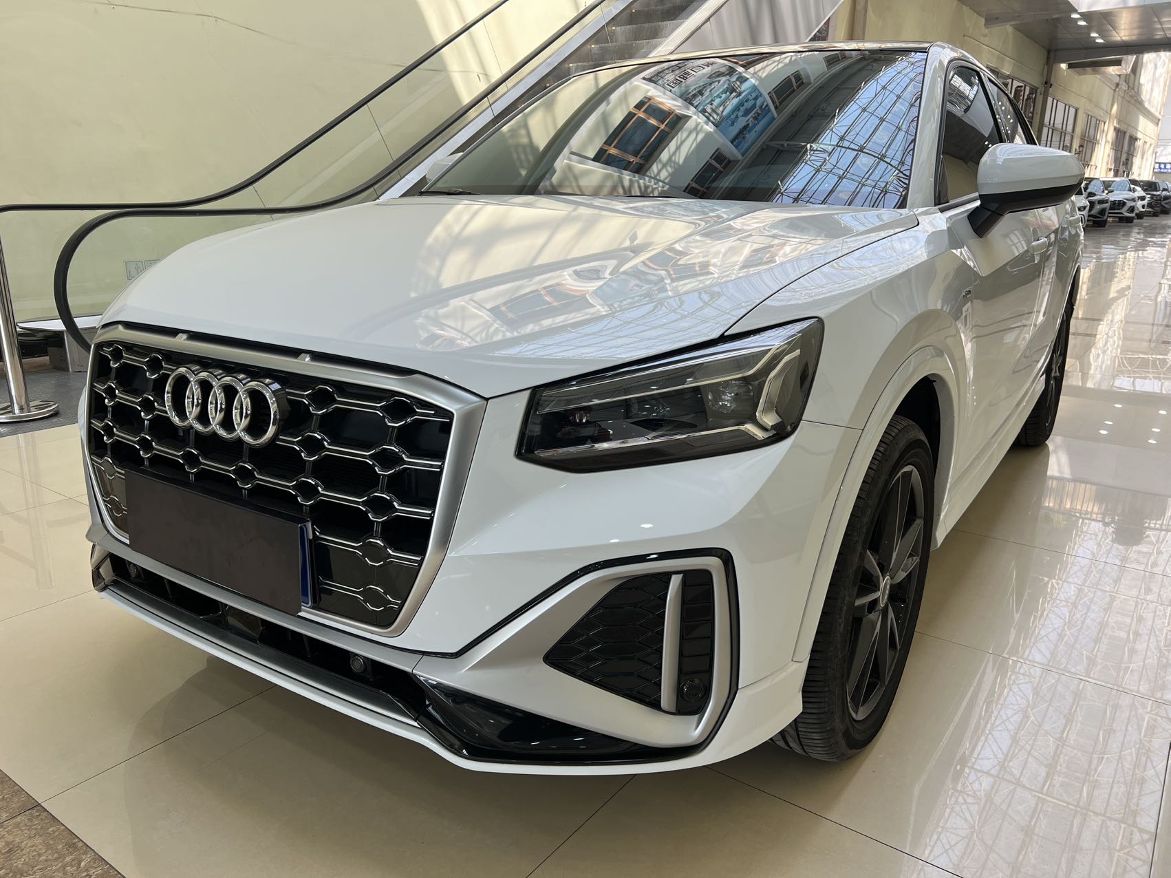 2022 модель Audi Q2L 35TFSI, базовая динамическая комплектация