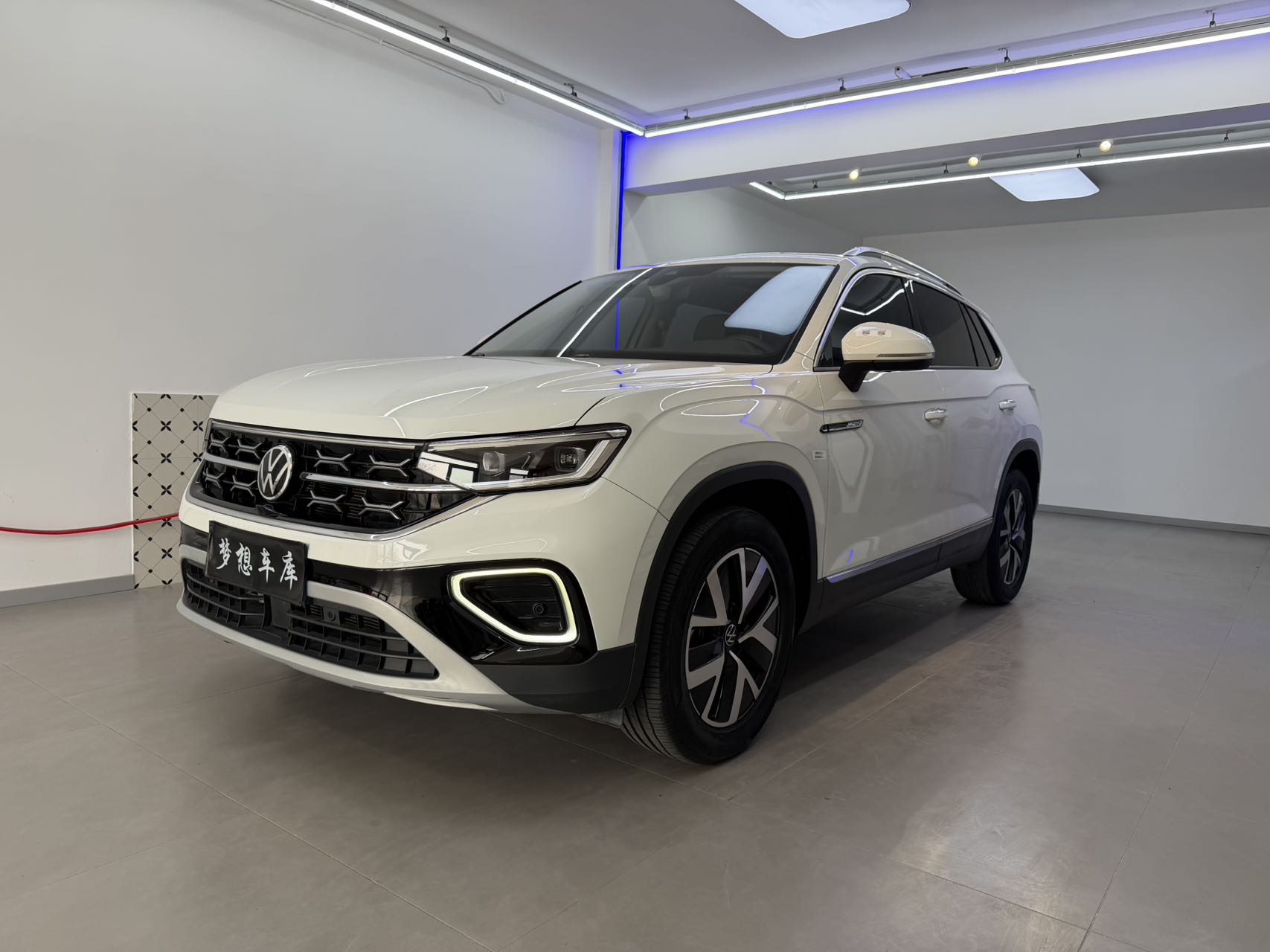 Volkswagen Tayron 2023 модель 280TSI, передний привод, версия Luxury Plus Advanced