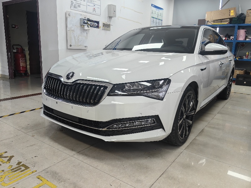 Skoda Superb 22 года, 1.4T, премиум версия